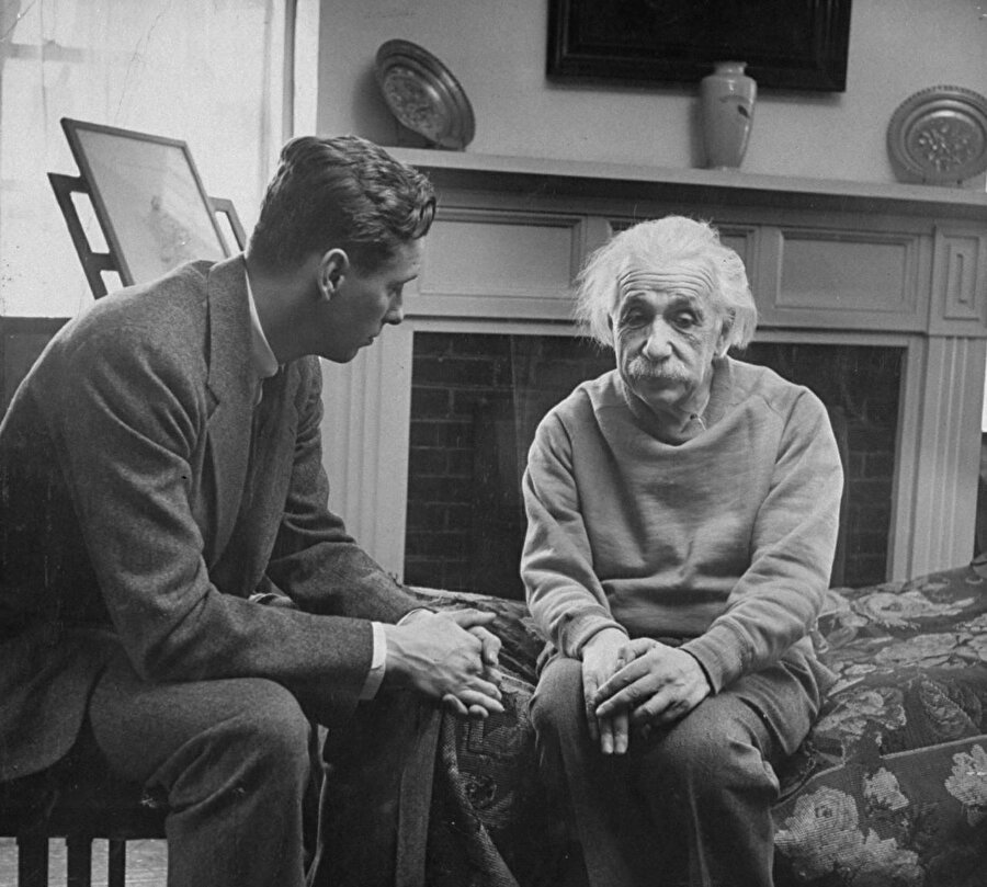 Einstein: “Akıllı insanlarda mutluluk, bildiğim en nadir şey”​