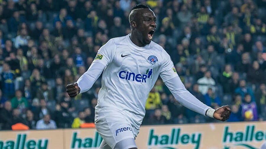 Diagne sezonun ilk yarısını gol kralı olarak tamamlamıştı.