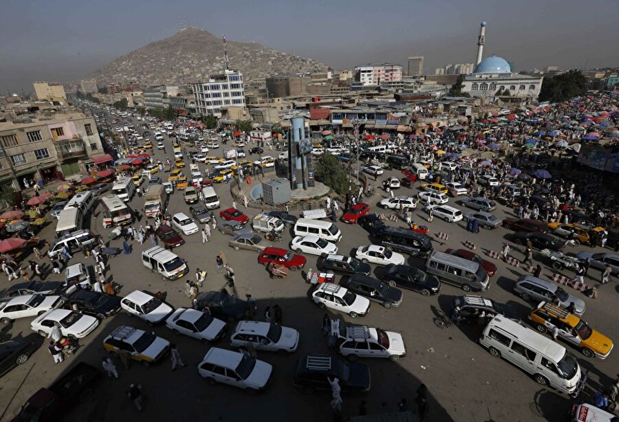 Afganistan'ın başkenti Kabil'de yaklaşık 5 milyon insan yaşıyor.