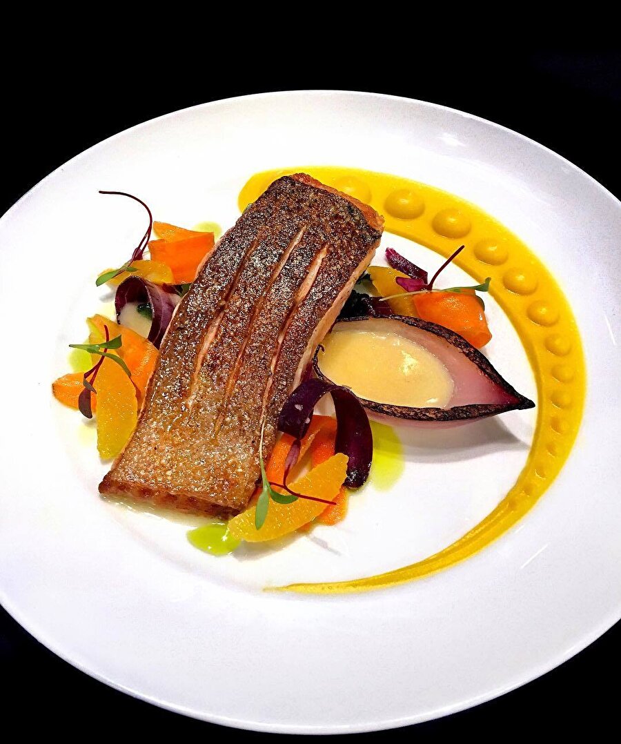 Kurutulmuş somon ve özenilmiş sunumu