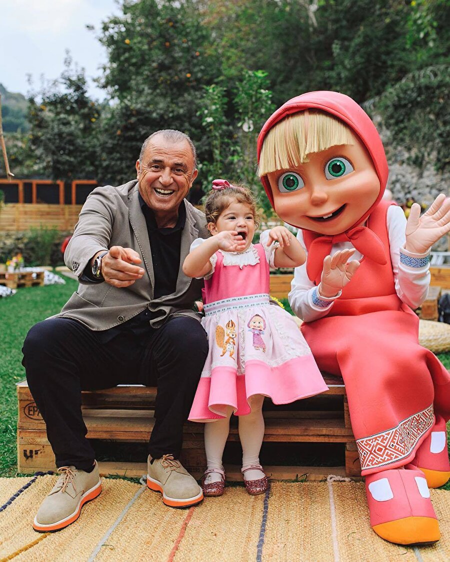 Fatih Terim ve torunu Nil.