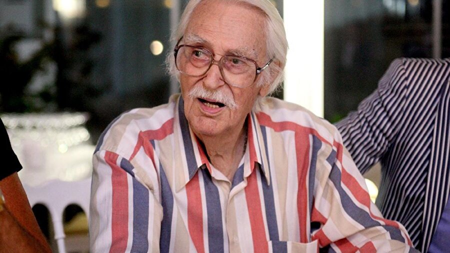 Eşref Kolçak.
