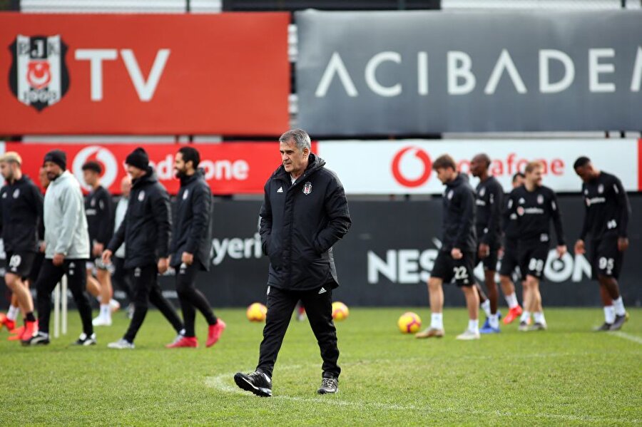 Beşiktaş'ın Antalyaspor maçı kadrosu belli oldu.