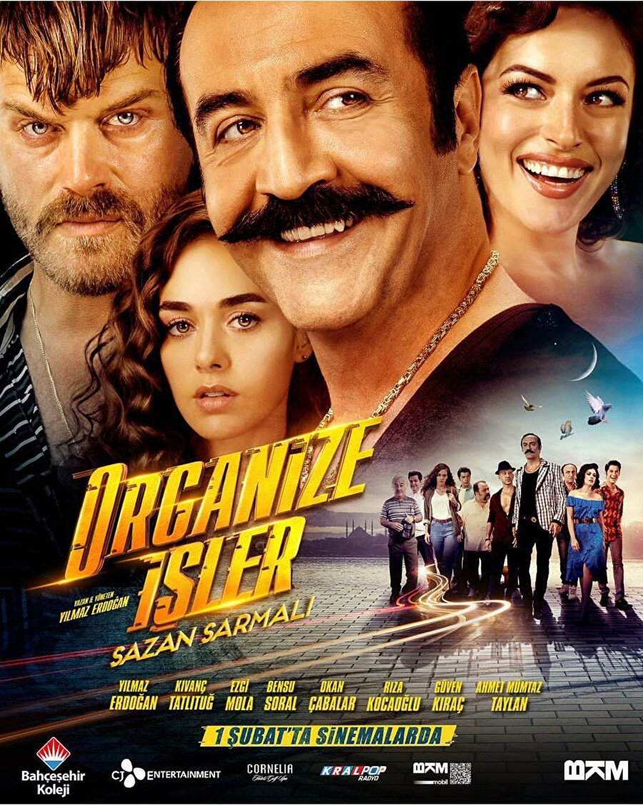 Organize İşler film afişi. 