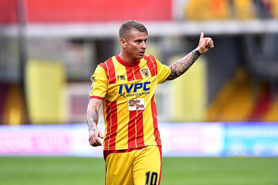 Ciciretti, kariyerinin en başarılı dönemini Benevento formasıyla geçirdi.