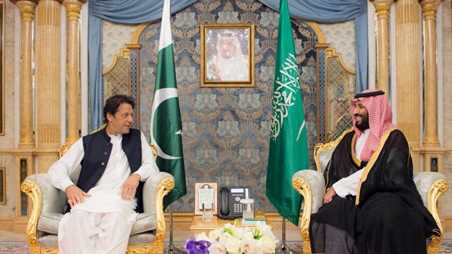 Pakistan Başbakanı İmran Han, ilk yurtdışı ziyaretini Suudi Arabistan'a yapmıştı.