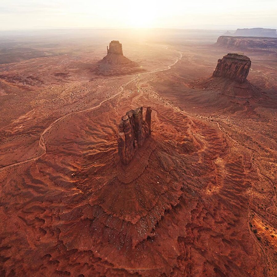 Çöl bölgelerinin dokuları gerçeküstü olan Utah