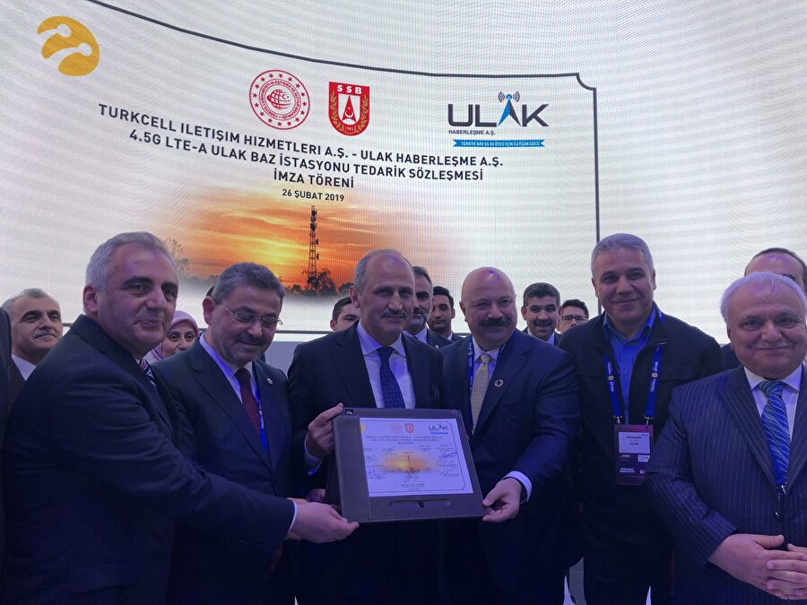 Ulaştırma ve Altyapı Bakanı Mehmet Cahit Turhan, yapılan anlaşmanın hem ULAK Haberleşme hem Turkcell, hem de ülkemiz için gurur verici olduğunu söyledi.