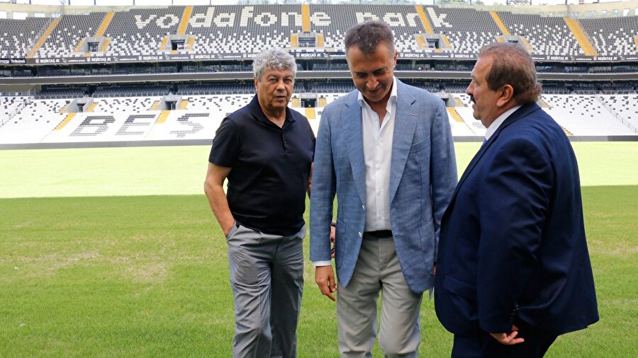 Lucescu ve Fikret Orman'ın Vodafone Park'taki buluşmasından bir kare.