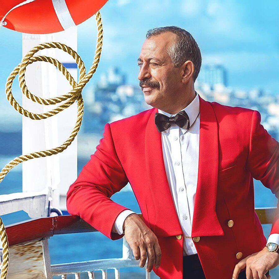 Cem Yılmaz, sinema filmi dışında uzun zaman sonra Stand-up gösterişiyle seyircisinin karşısında.