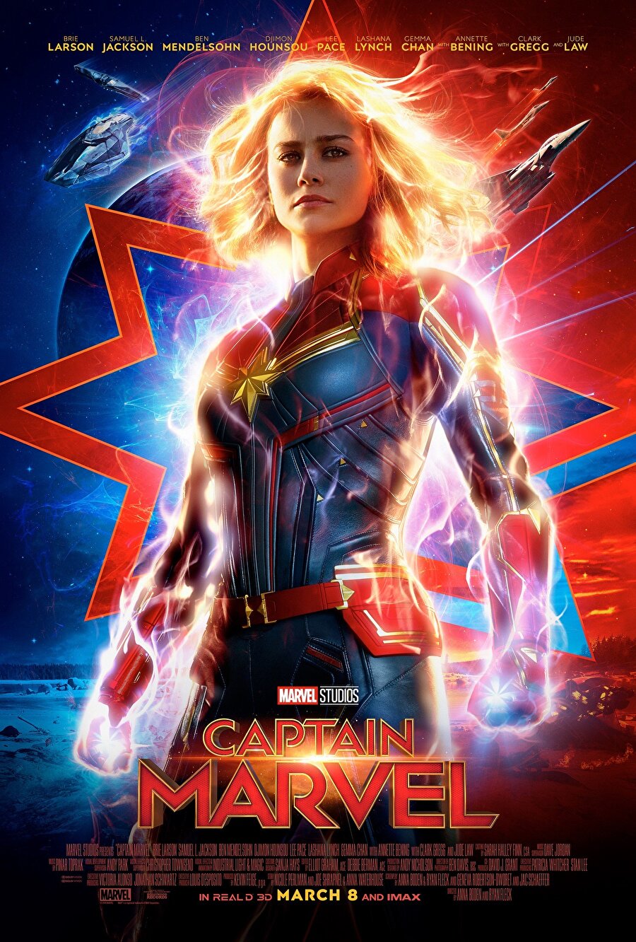 3. Captain Marvel
Ryan Fleck ile Anna Boden'in yönetmenliğini üstlendiği "Captain Marvel"da Brie Larson, Samuel L. Jackson, Jude Law, Lee Pace, Ben Mendelsohn, Djimon Hounsou, Annette Bening, Gemma Chan ve Mckenna Grace rol aldı.Brie Larson'ın Carol Denver karakterine hayat verdiği Captain Marvel filmi; 90'ların ortasında dünyanın iki farklı uzaylı ırkının savaşı arasında kaldığı zamanda, karakterin kendi geçmişini ve kim olduğunu keşfederek evrenin en güçlü kahramanlarından birine dönüşme hikayesini ele alıyor.Senaryosu Meg LeFauve, Anna Boden, Ryan Fleck, Liz Flahive, Nicole Perlman ve Geneva Robertson gibi kalabalık bir ekip tarafından yazılan film aksiyon ve macera tutkunlarının ilgisini çekmeye aday.