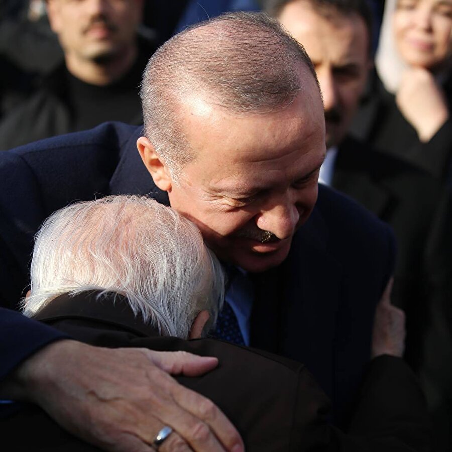 Cumhurbaşkanı Recep Tayyip Erdoğan yaşlılarla sık sık biraraya geliyor.