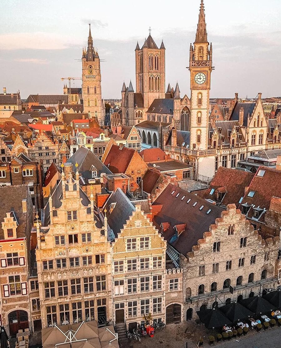 Belçika'nın Gent şehri ve köşeli binaları