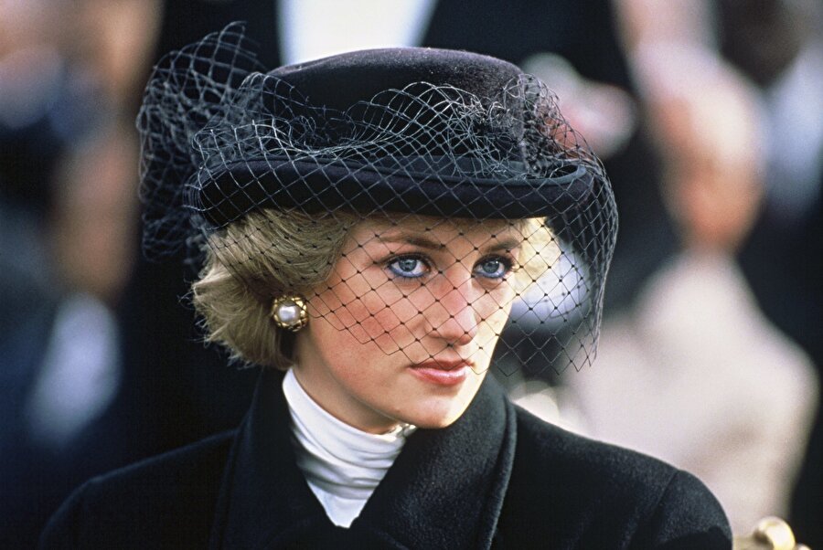 Lady Diana 1997 yılında hayatını kaybetti.