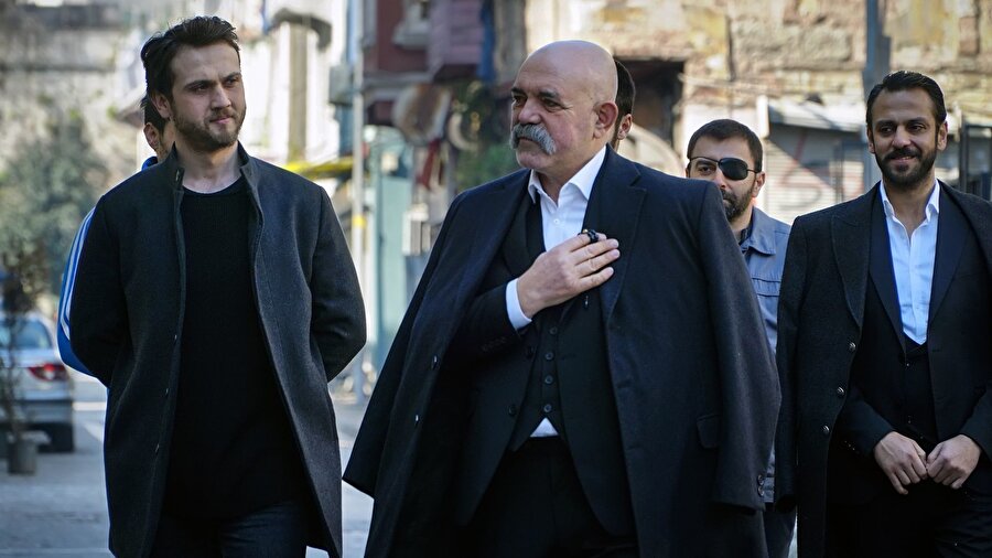 Çukur dizisi yayınlandığı günden itibaren ilgiyle izleniyor.