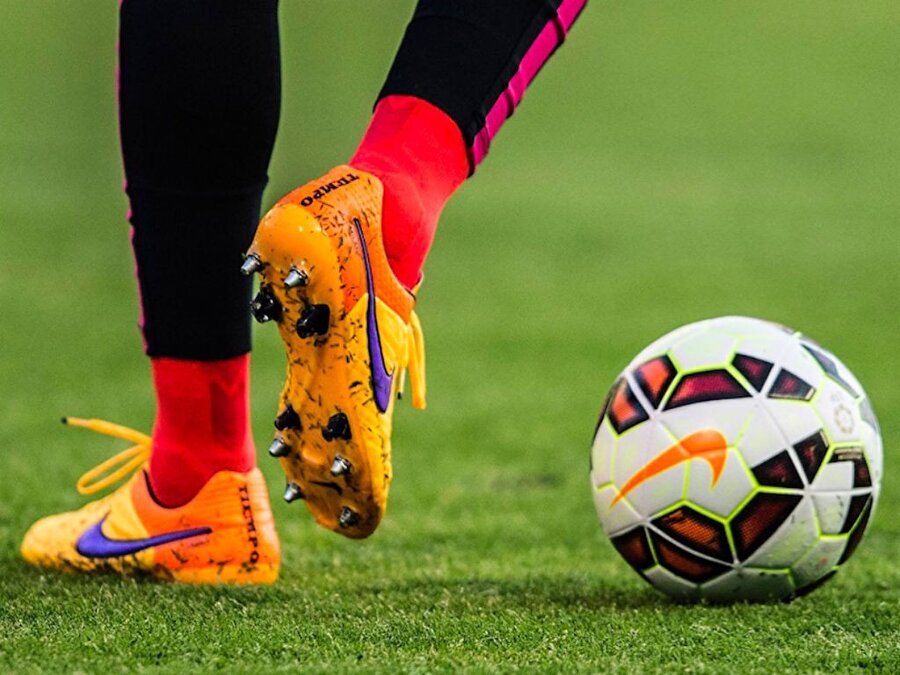 Farklı millî takımlardan forvetler beni şut yağmuruna tuttular, ikişer üçer tutuyordum topları.