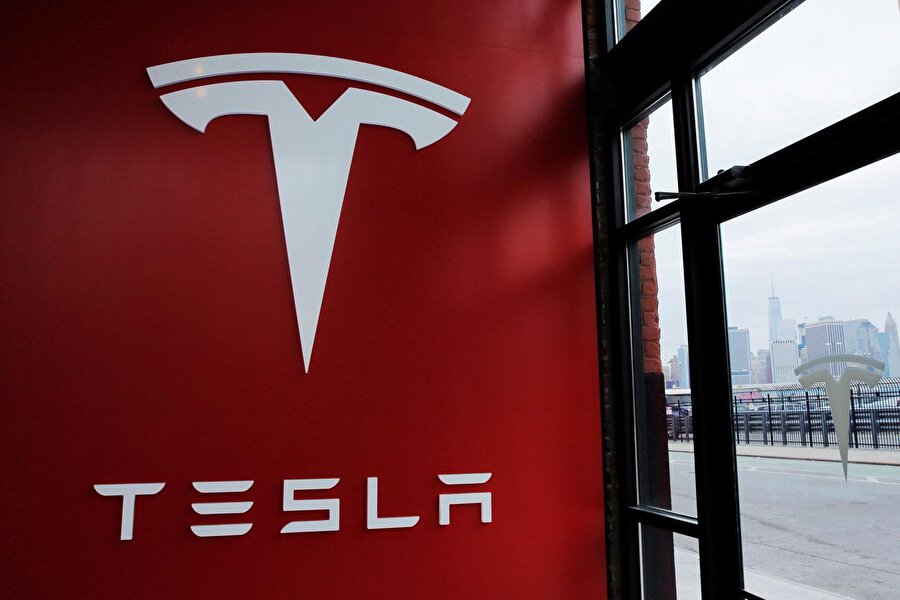 Tesla'da 'hırsızlık' depremi.