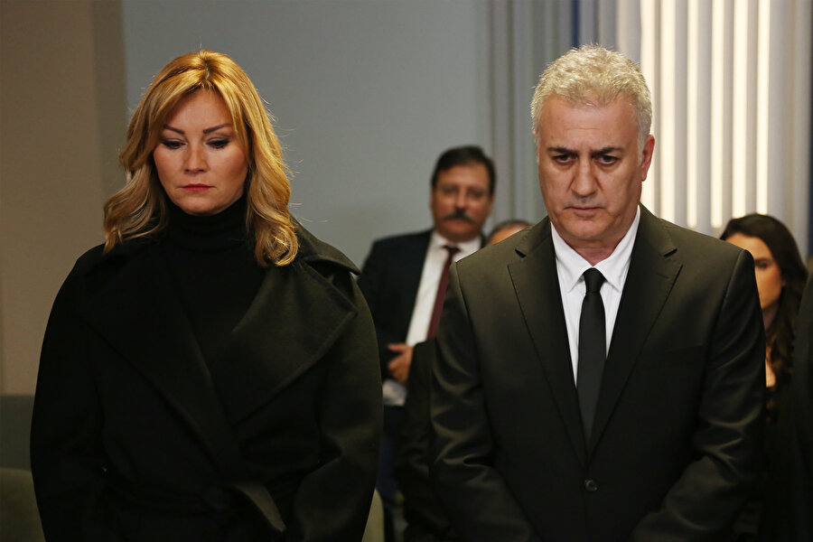 Çocuklar Duymasın dizisi reyting savaşının kurbanı oldu.
