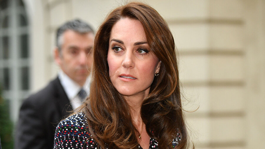 Cambridge Düşesi Catherine, asıl adıyla Catherine Elizabeth "Kate" Middleton, Cambridge Dükü Prens William'ın eşidir.