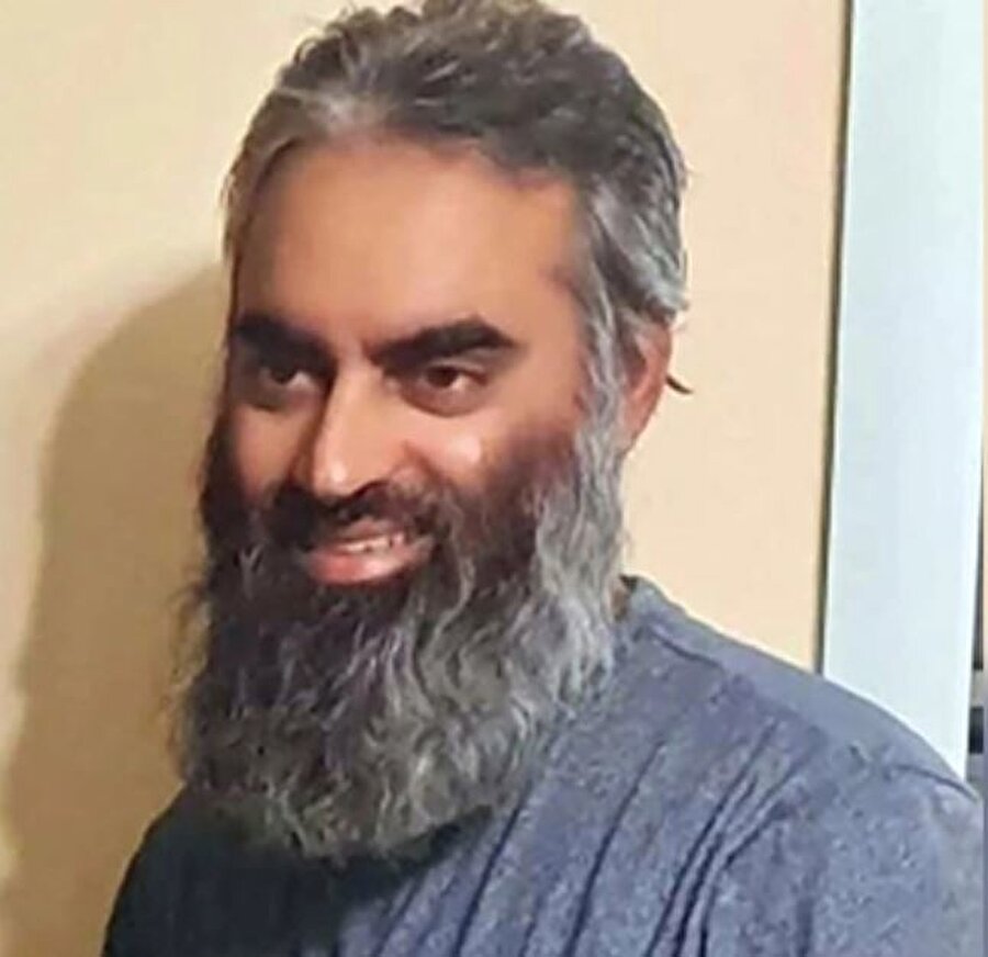 Junaid İsmail

                                    Christchurch'te aile şirketleri olan İsmail 36 yaşındaydı. İsmail'in ikiz kardeşi saldırı sırasında arabasını park ediyordu ve o saldırıdan kurtuldu.
                                