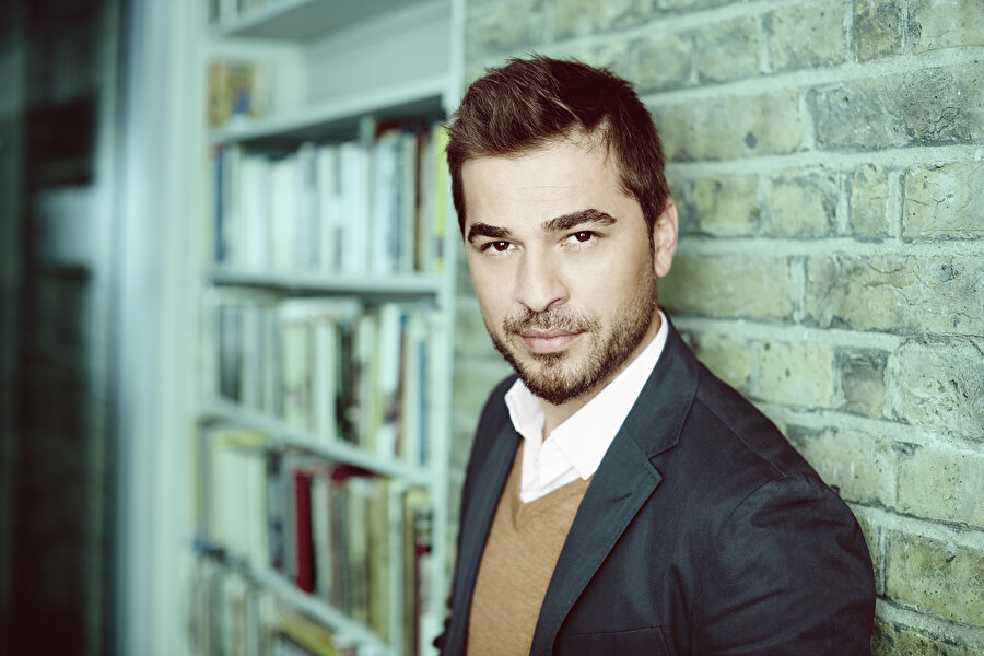 Engin Altan Düzyatan dizi dışında yarışma programı sunuyor.