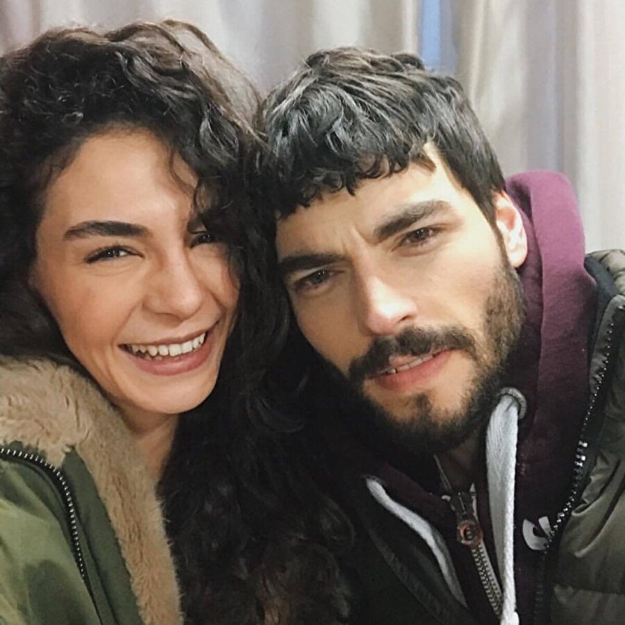 Hercai dizisinin başrol oyuncuları, Ebru Şahin ve Akın Akınözü.