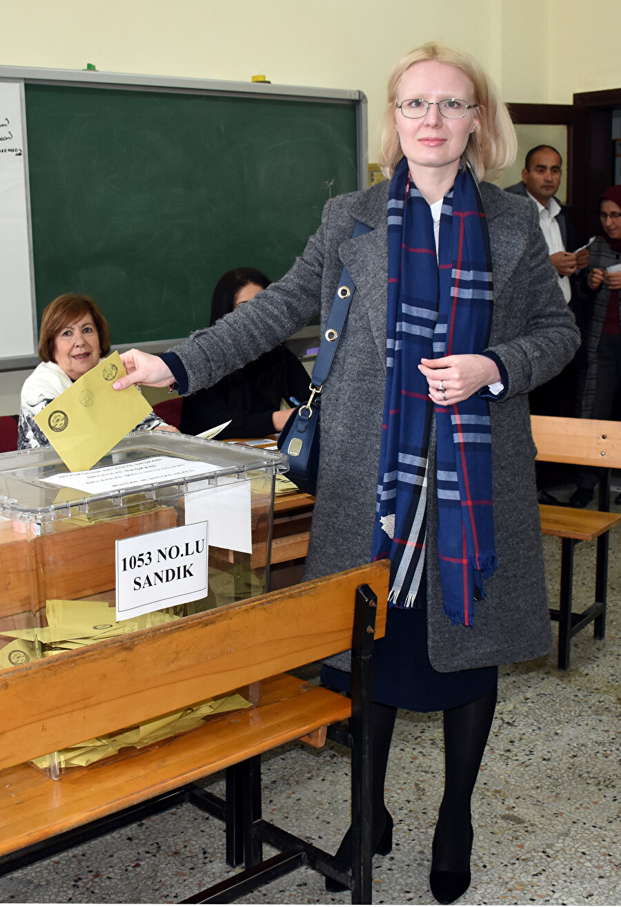 9. Anastasia Petrova Çetinkaya, Alanya Bağımsız Belediye Başkan Adayı

                                    
                                    Antalya'nın Alanya ilçesi bağımsız belediye başkan adayı Rus asıllı Anastasia Petrova Çetinkaya girdiği seçim yarışında %0.1'lik bir oyunu aldı.
                                
                                