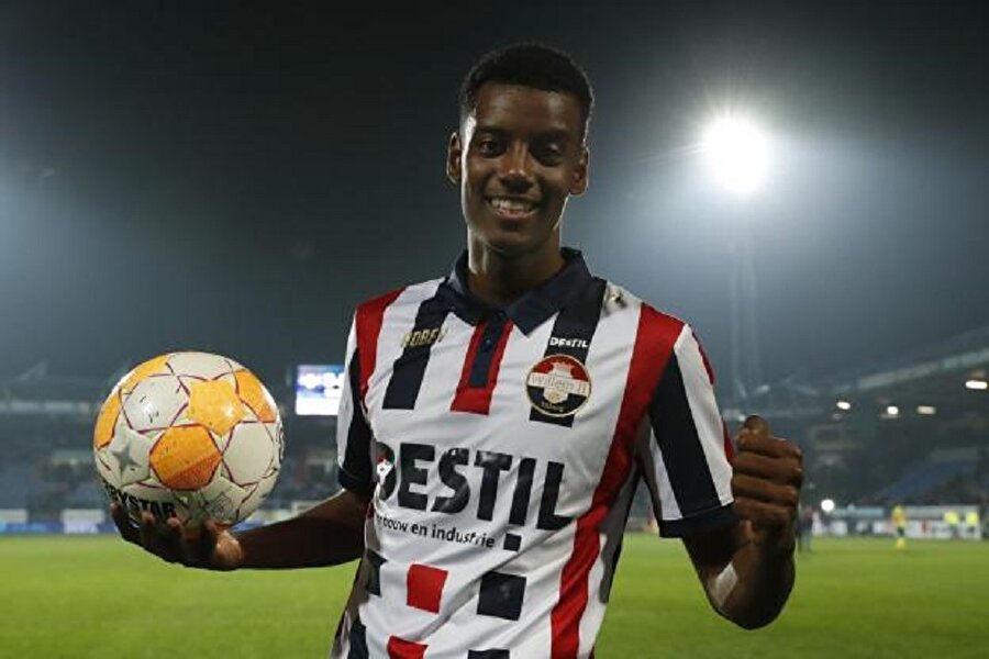 Alexander Isak ligdeki 8. golüne ulaştı.