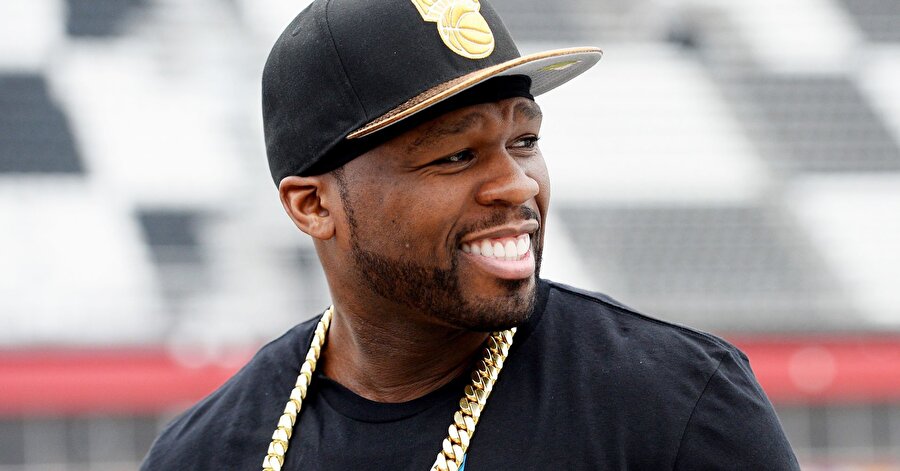 Curtis James Jackson III, sahne adıyla 50 Cent, Amerikalı rapçi, aktör ve girişimcidir.