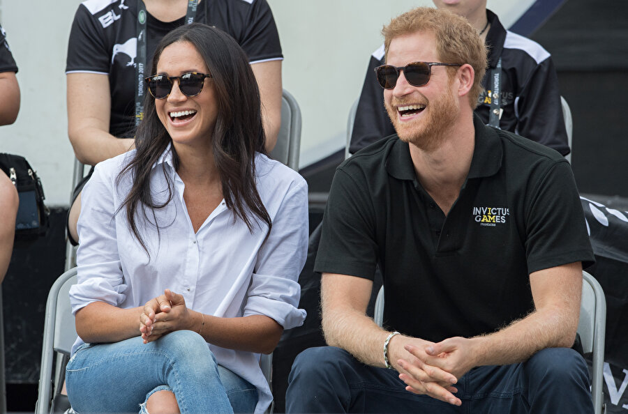 Sussex Düşesi Meghan, asıl adıyla Rachel Meghan Markle, Harry, doğum adıyla Henry, Galler Prensi Charles ile Galler Prensesi Diana'ın oğlu, Sussex dükü. Britanya tahtının altıncı sıradaki vârisi.