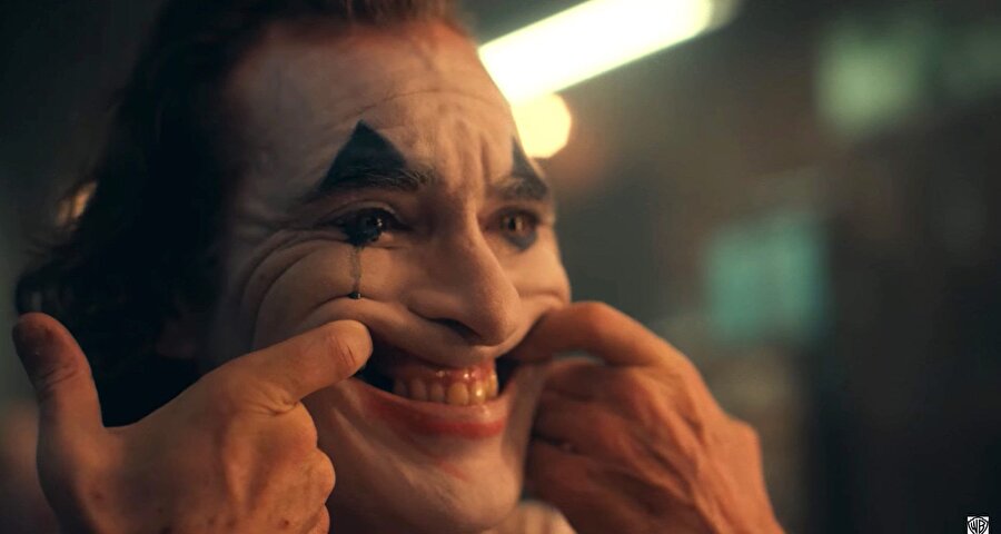 Warner Bros yapımı yeni Joker filmi 4 Ekim 2019'da vizyona girecek.