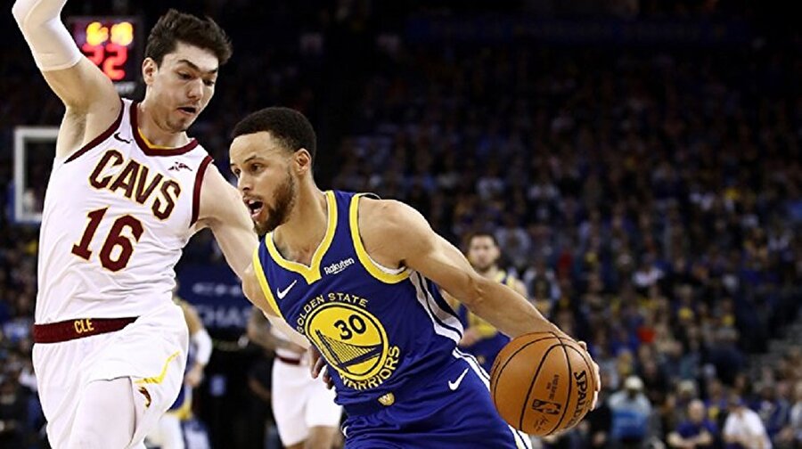 Cedi Osman'ın takımı Warriors'a boyun eğdi.