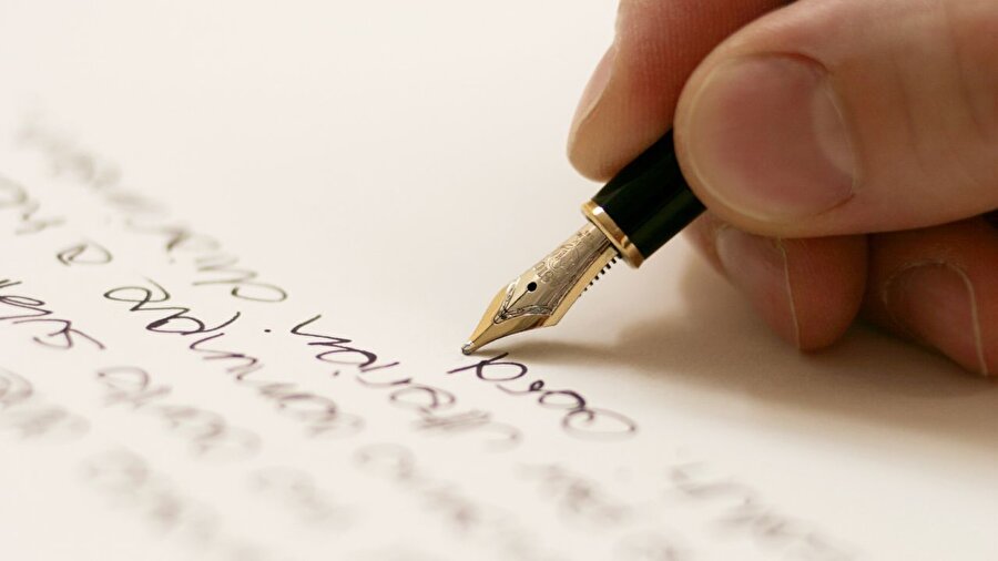 Kendince garip bir yerdesin. Ama kolay alıştın.