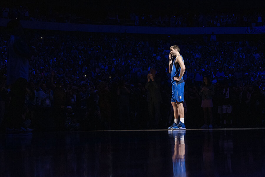 Dirk Nowitzki duygusal anlar yaşıyor.