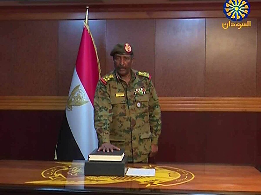 Sudan Askeri Geçiş Konseyi'nin yeni başkanı Abdulfettah el-Burhan.