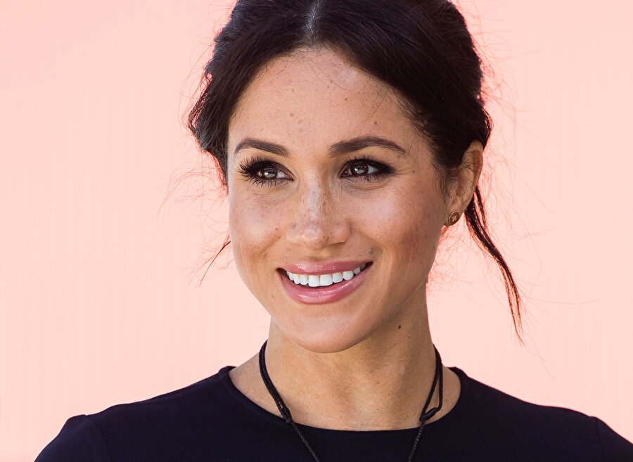 Eski oyuncu olan Meghan Markle dizi teklifleri de geliyor.
