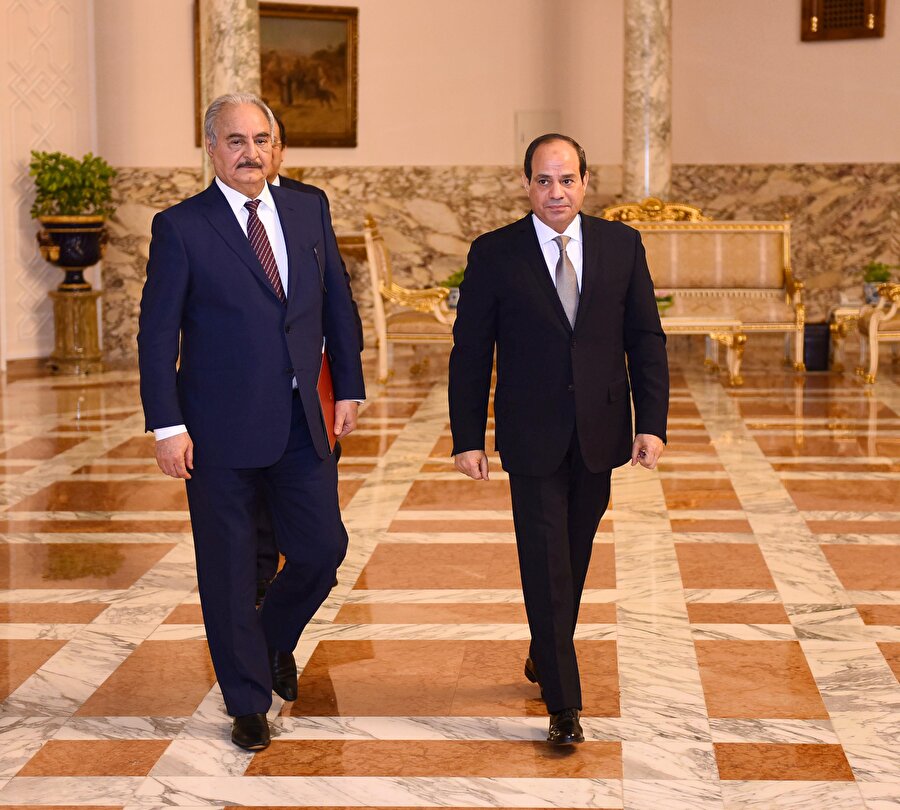 Mısır Cumhurbaşkanı Abdulfettah es-Sisi, Trablus'a saldırı başlatan Halife Hafter'in yanında olduğunu belirtti.