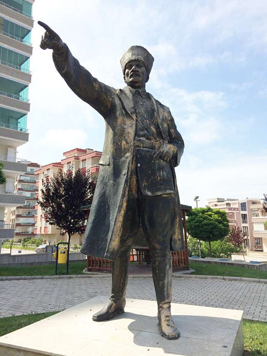Anadolu’daki Atatürk heykellerinin bin iki yüz otuz yedincisiydi.