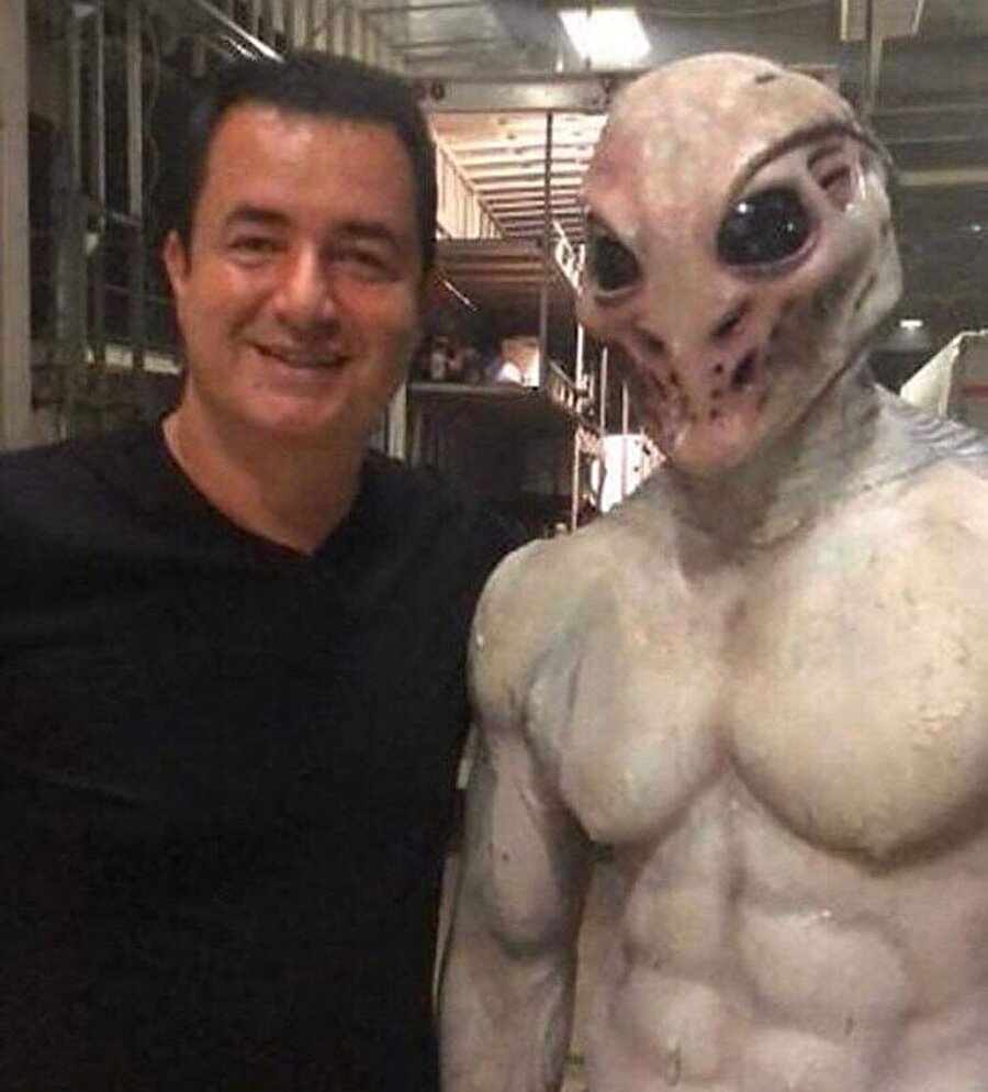 ​Acun abi ben marstan geldim. Şimdi size insan taklidi yapacağım