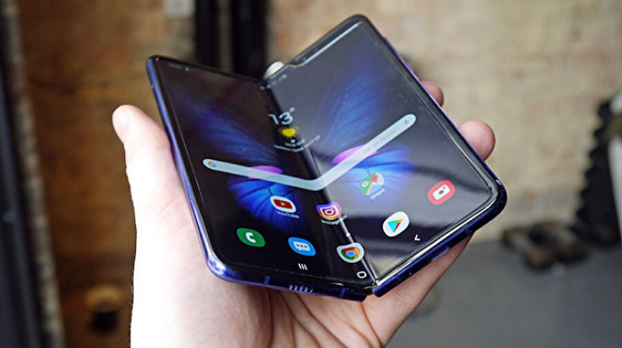 Samsung, Galaxy Fold'daki ekran sorunlarıyla ilgili açıklama yaptı
Samsung, basın mensuplarına inceleme amaçlı gönderilen ürünlerde ekran problemlerinin çıkmasının ardından resmî açıklama yaptı. 