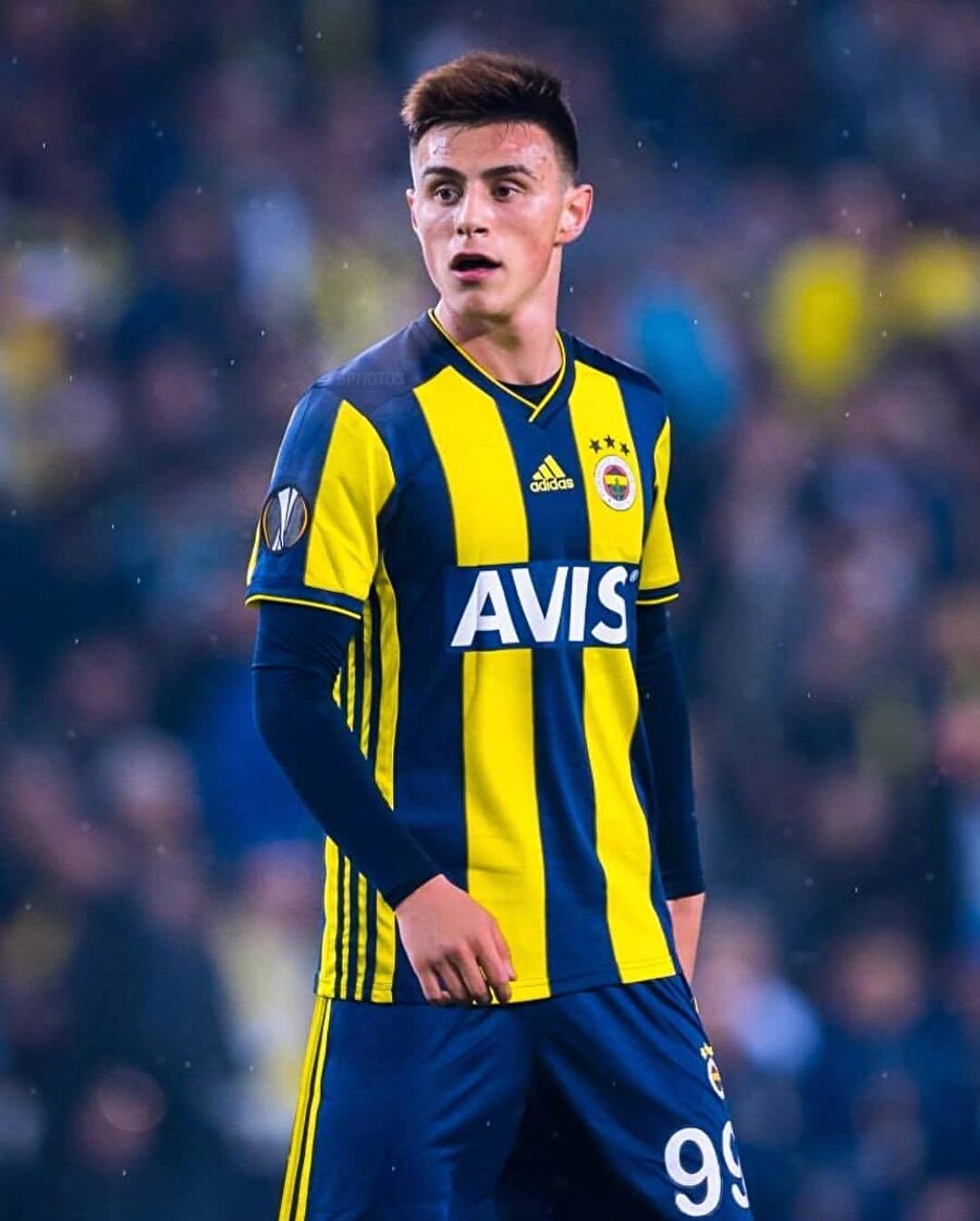 Eljif Elmas bu sezon çıktığı 24 lig maçında 2 gol kaydetti.