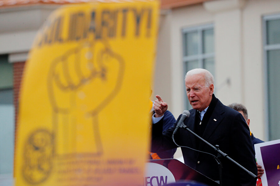 ABD başkanlık yarışına Joe Biden da katılacak
ABD eski Başkanı Barack Obama döneminde başkan yardımcılığı yapanJoe Biden'ın 2020 seçimleri için yarışa girmeye karar verdiği ve perşembe günü aday adaylığını açıklayacağı iddia edildi.