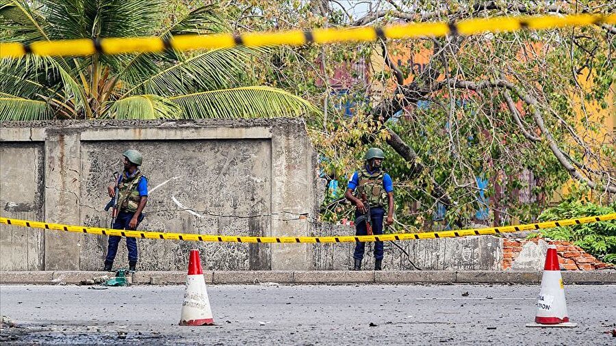 Sri Lanka'daki terör saldırılarında 253 kişi hayatını kaybetti
Sri Lanka'da Paskalya ayini sırasında kilise ve oteller dahil 8 noktayı hedef alan bombalı terör saldırılarında hayatını kaybedenlerin sayısı, daha önce açıklanan 359'dan 253'e güncellendi.
