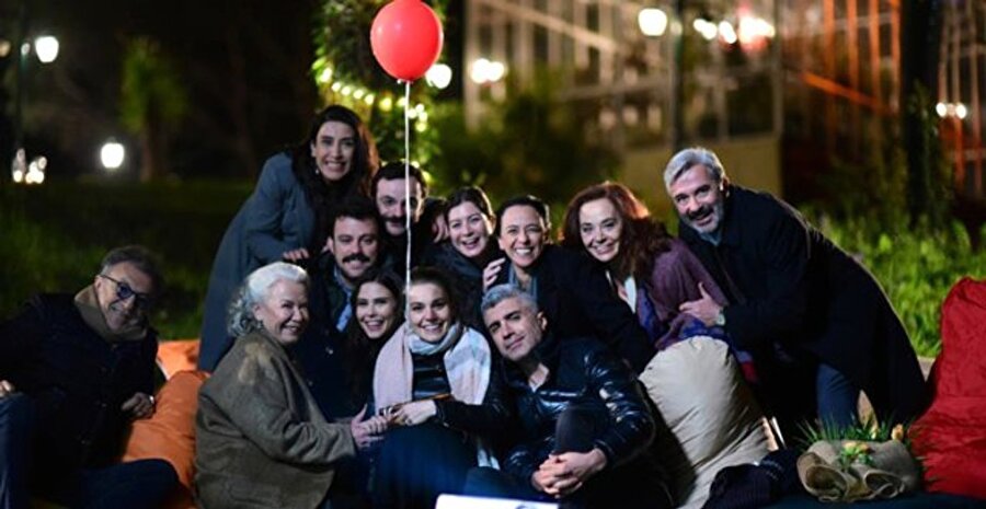 İstanbullu Gelin

                                    İstanbullu Gelin dizisinin yönetmeni Zeynep Günay Tan İstanbullu Gelin dizisinin 3. sezonda yani 2019 da final yaparak ekranlara veda edeceğini açıkladı.
                                