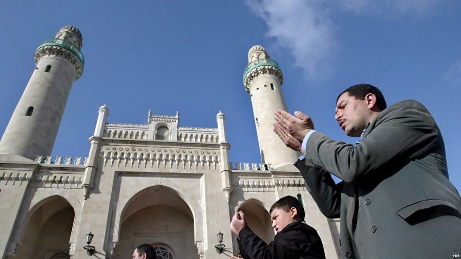 Azerbaycan'da "zorunlu din eğitimi"nin nasıl uygulanacağı konusunda henüz tam belirlenmiş bir çerçeve kamuoyu tarafından bilinmiyor.