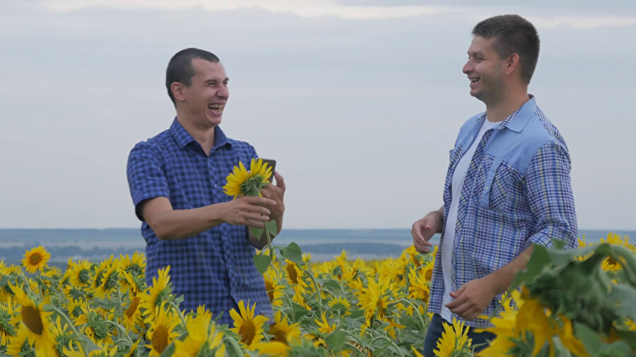 Yine haklıydı. Ne söylese, ne yapsa hak veriyordum İsmail’e. 