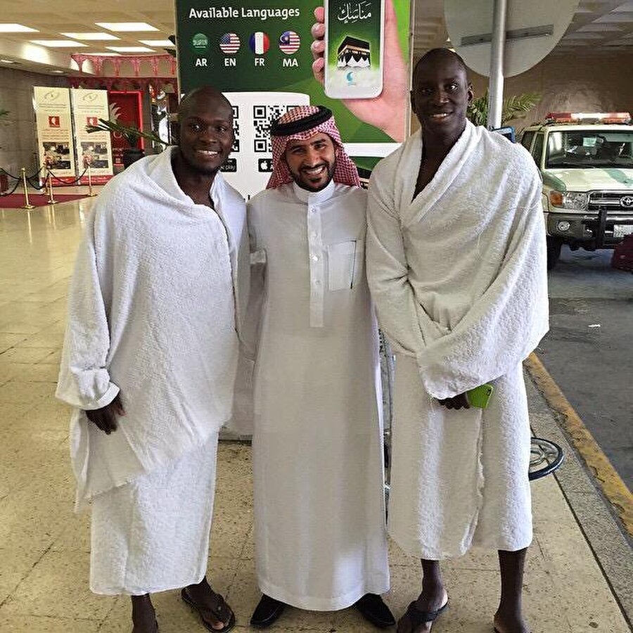 Moussa Sow ve Demba Ba, Umre ziyareti için kutsal topraklarda.