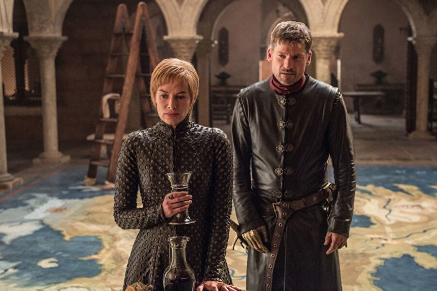 5. Ve Cersei, Jaime ile birlikte ölüyor 