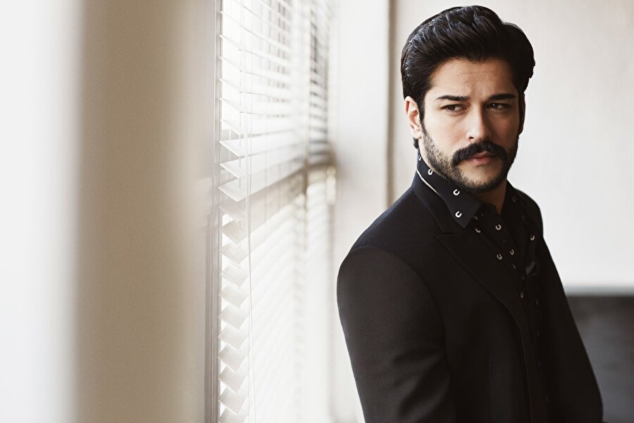 Burak Özçivit, geçtiğimiz ay babalık heyecanı yaşamıştı. 