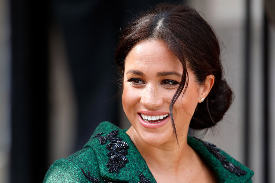 Meghan Markle'ın yeni halini görenler, annesine benzediğine dair yorumlar yaptı.